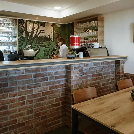 Bed & Breakfast Dom Na Slivnici Cerknica