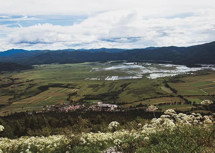 Alojamento de Acomodação e Pequeno-almoço Dom Na Slivnici Cerknica